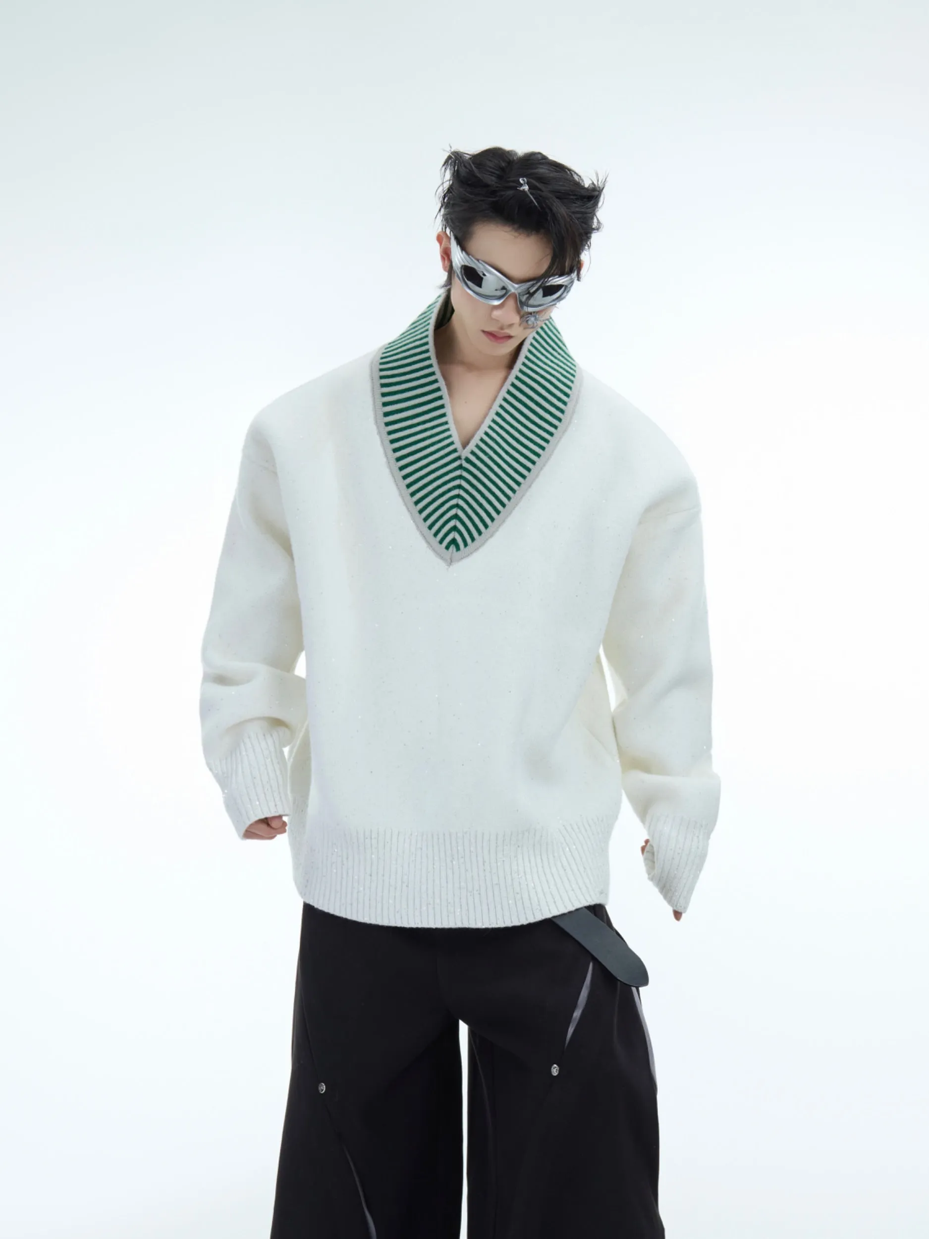 【24s Dec.】Glittery V-neck Textured Sweater