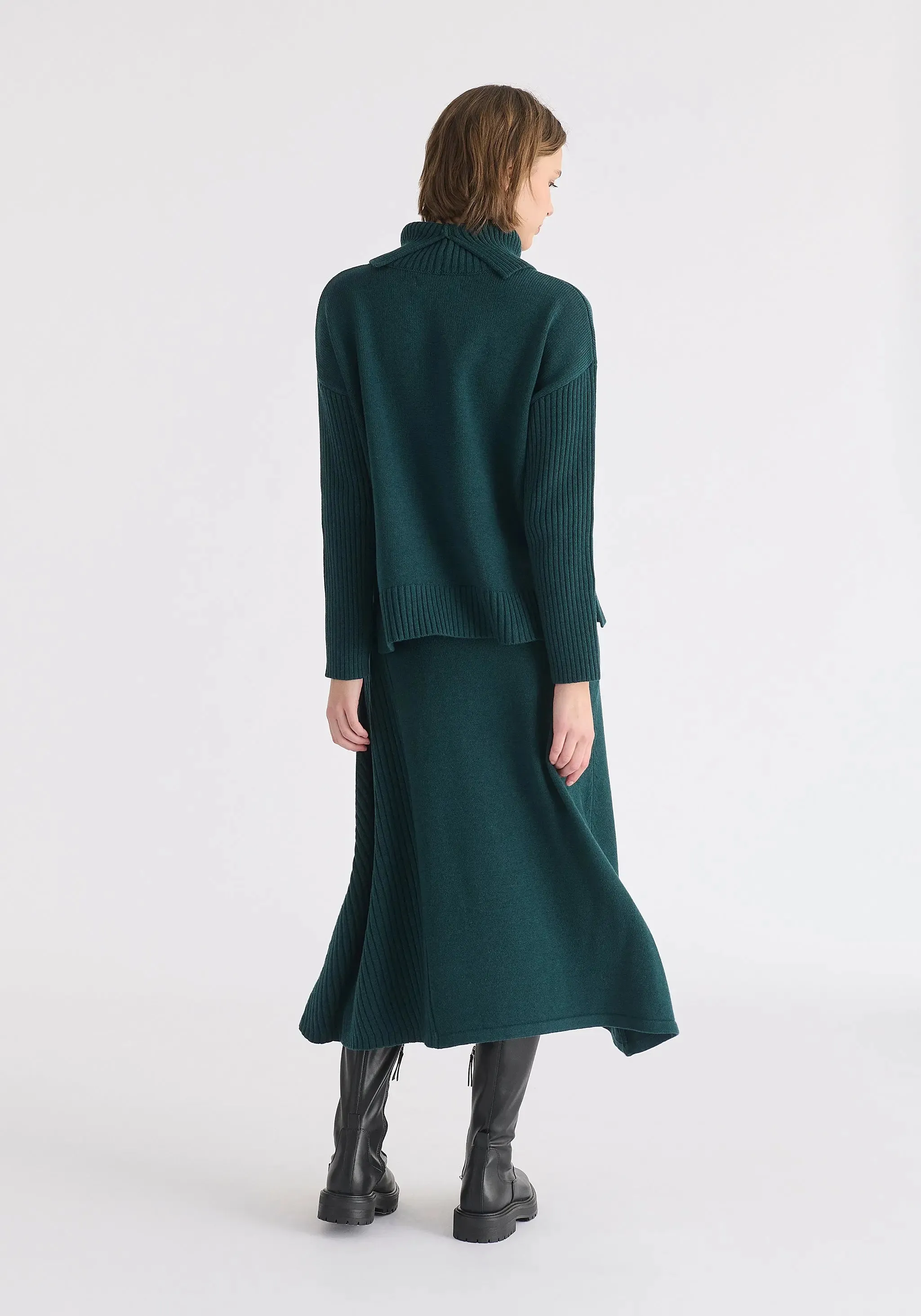 Dark Green Knitted A-Line Midi Skirt With Ribbed Details