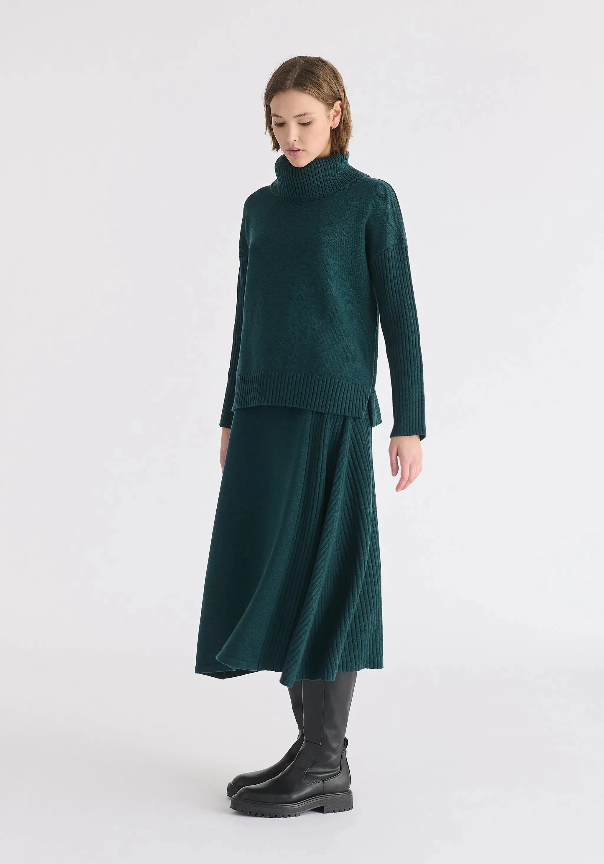 Dark Green Knitted A-Line Midi Skirt With Ribbed Details