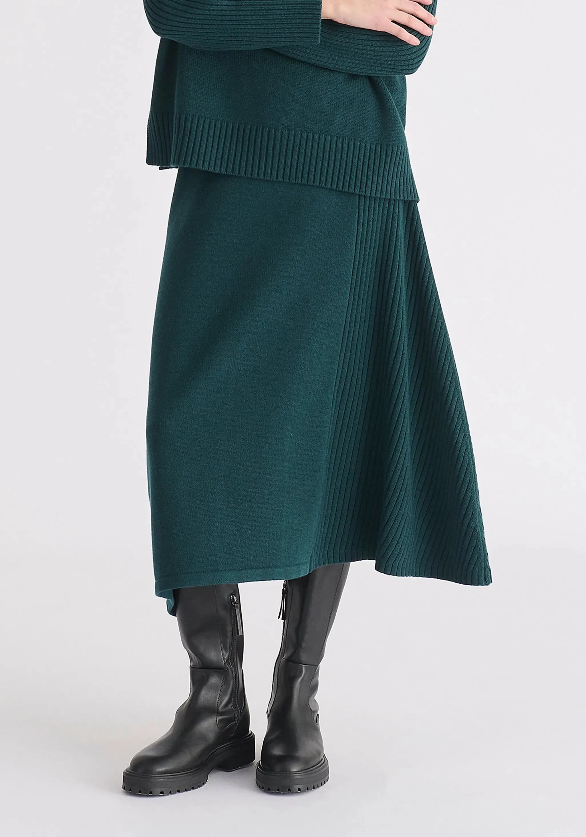 Dark Green Knitted A-Line Midi Skirt With Ribbed Details