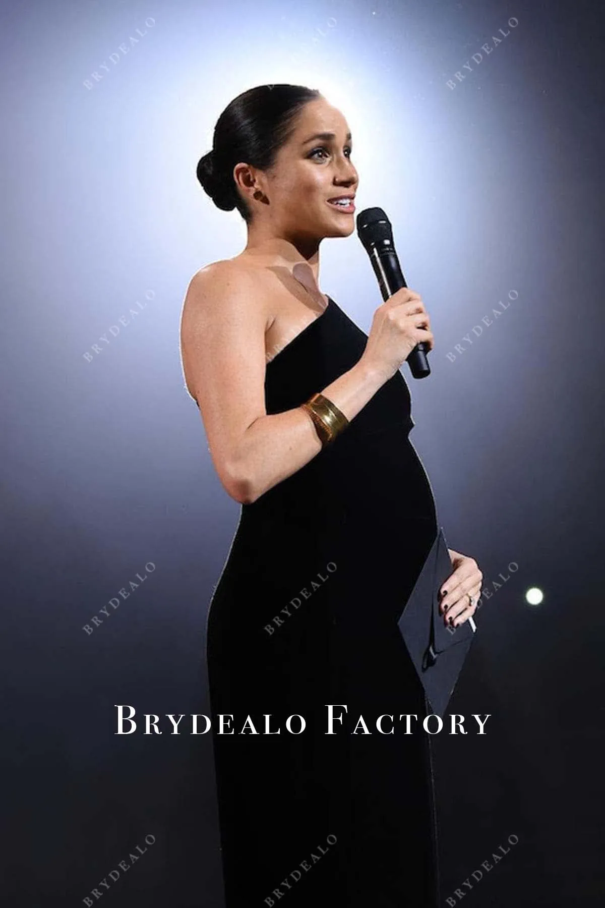 Meghan Markle 2018 British Fashion Awards Black Maternity Dress